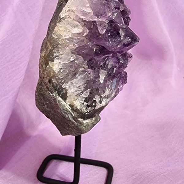 Ametiszt drúza álló