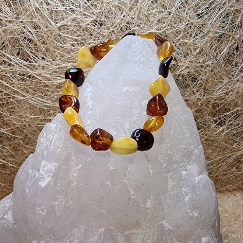 Borostyán karkötő
