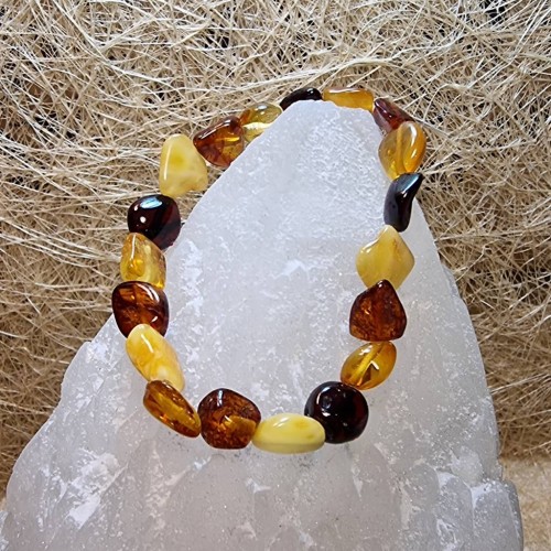 Borostyán karkötő