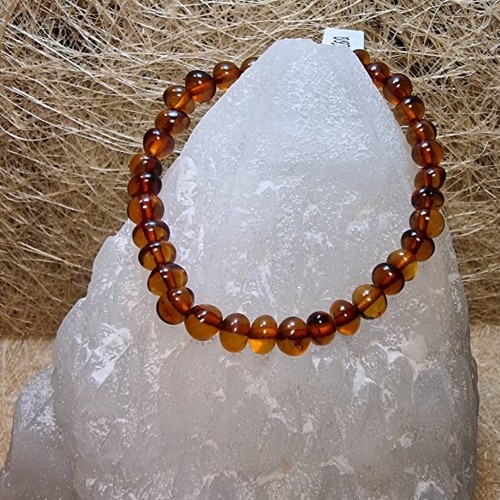 Borostyán karkötő