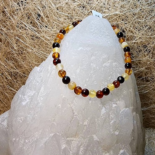 Borostyán karkötő