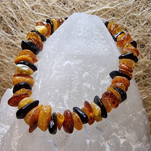 Borostyán karkötő