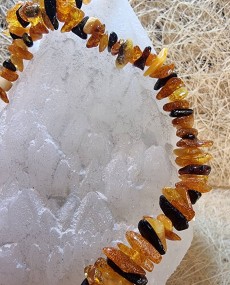 Borostyán nyaklánc, splitter szemekből