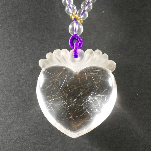 Angyalhajszál szívmedálban hegyikristály láncon Angyalhajszál szívmedálban hegyikristály láncon