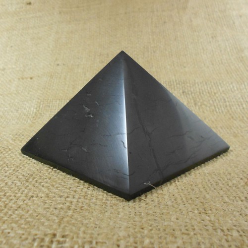 Shungit piramis M